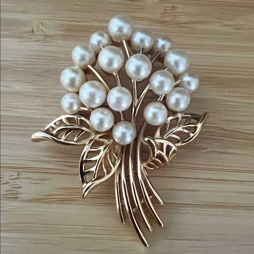 Trifari Gold and Pearl Floral Brooch Pin